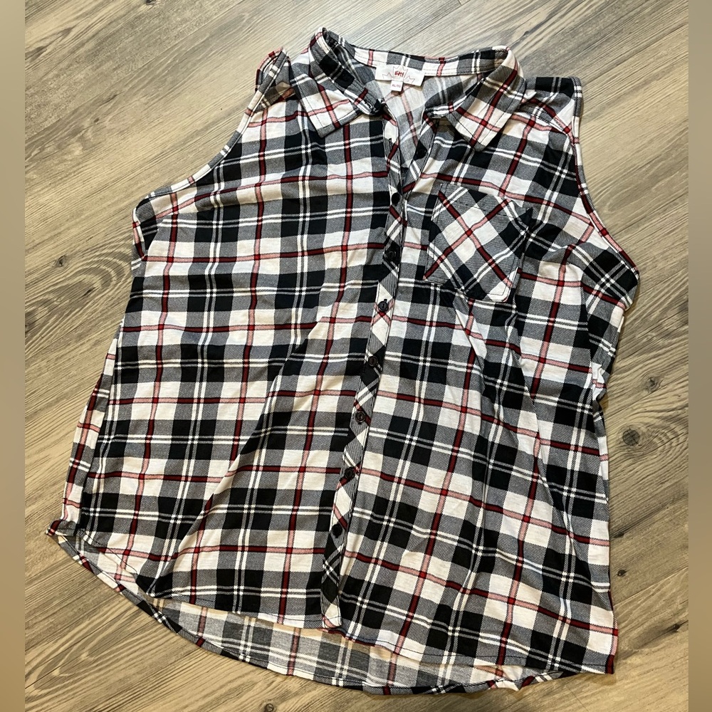 Sleeveless Plaid Button-Up Shirt